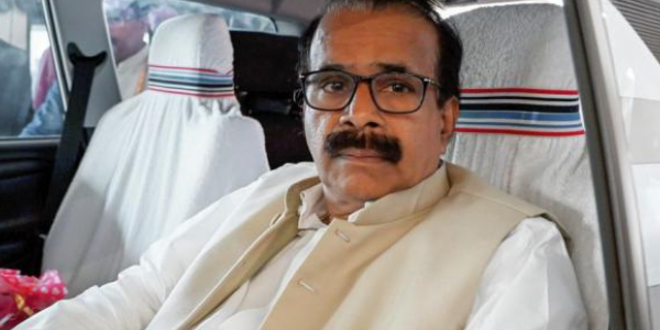 Minister quits as RS term ends.